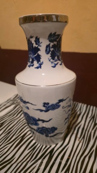 Jarrón Chino Dragón Azul y Blanco Porcelana