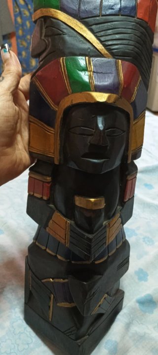 Tótem Azteca Tallado a Mano
