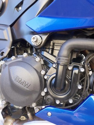 BMW F900 XR Azul y Blanco