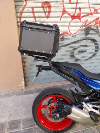 BMW F900 XR Azul y Blanco