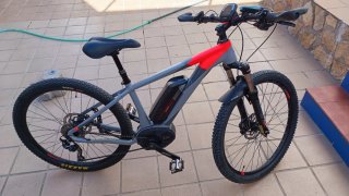Bicicleta Eléctrica Cube Gris/Roja