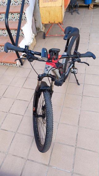 Bicicleta Eléctrica Cube Gris/Roja