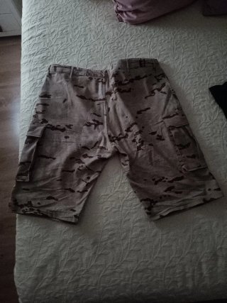 Pantalón corto pixelado E.A.