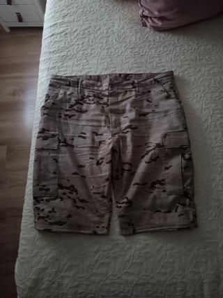 Pantalón corto pixelado E.A.