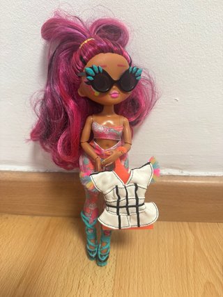Muñeca LOL con accesorios