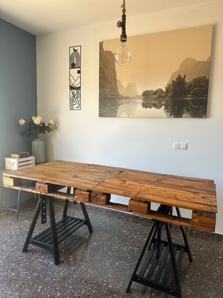 Mesa de comedor de madera