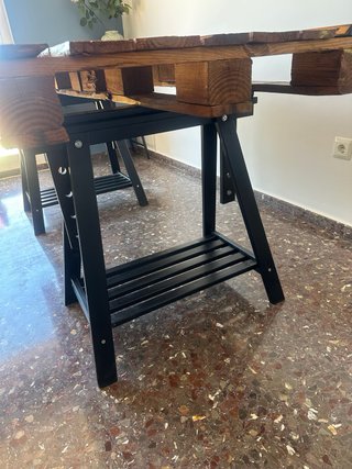 Mesa de comedor de madera