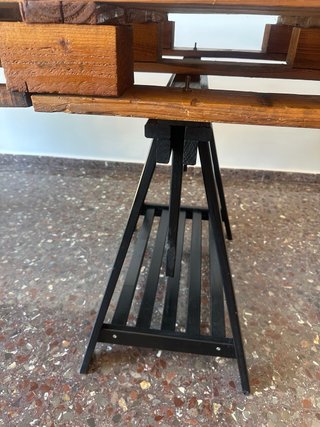 Mesa de comedor de madera