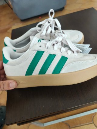 Zapatillas Adidas Blancas y Verdes