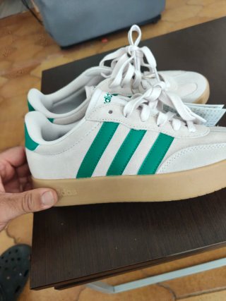 Zapatillas Adidas Blancas y Verdes