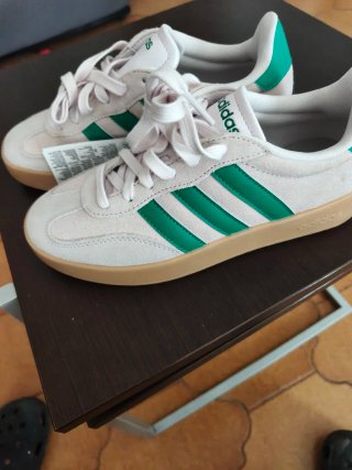 Zapatillas Adidas Blancas y Verdes