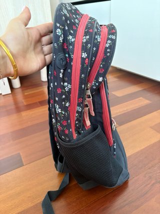 Mochila Pepe Jeans floral negra multicolor