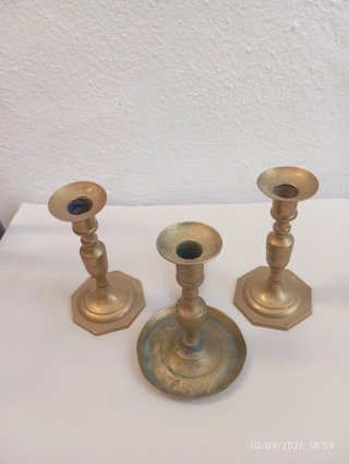 Portavelas antiguo de bronce