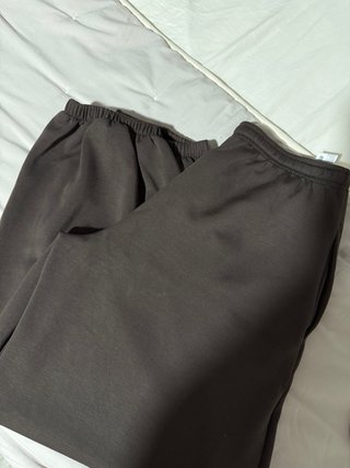 Pantalón ancho marrón Stradivarius