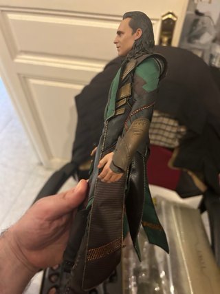 Figura Hot Toys Loki 1/6