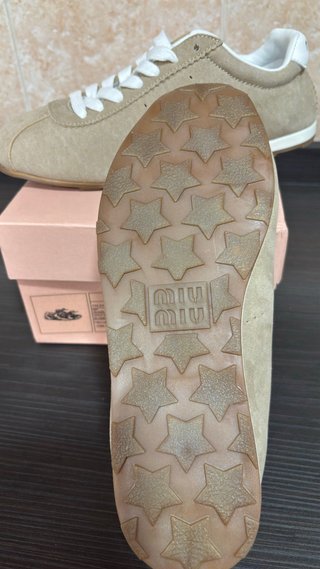 Nuove Scarpe Miu Miu in Camoscio Beige