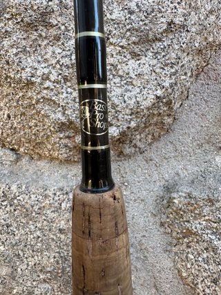 Caña de Pesca Bass Pro Shops + Carrete Daiwa