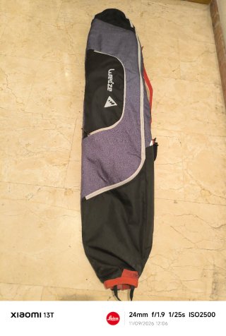 Tavola da snowboard K2 con attacchi e scarponi