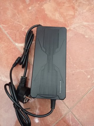 Cargador 12V 5A