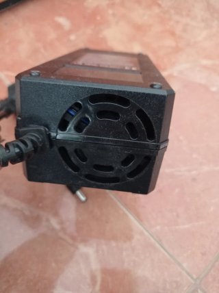 Cargador 12V 5A