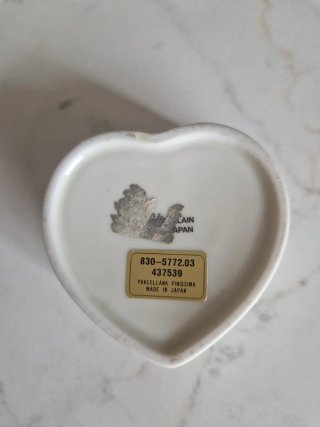 Portagioie a forma di cuore con albero di Natale