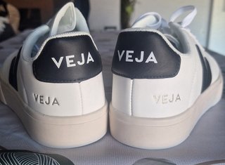 Zapatillas Veja Blancas y Negras Talla 39
