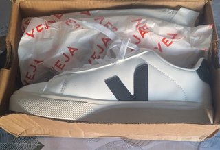 Zapatillas Veja Blancas y Negras Talla 39