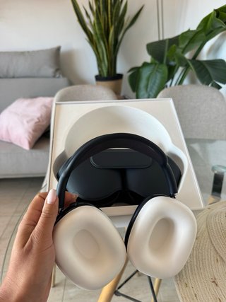 Apple AirPods Max Space Gray