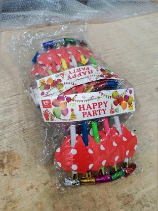 Lotto 60 Trombette Happy Party (12 confezioni da