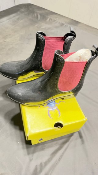 Botas de lluvia Ade Bo mujer negras y rojas