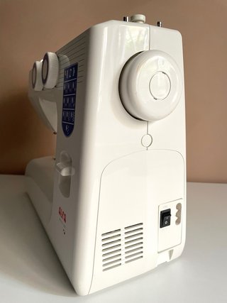 Máquina de coser Alfa Mod. 1003