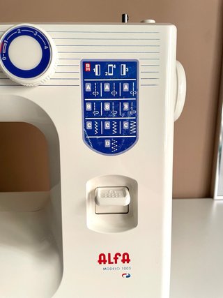 Máquina de coser Alfa Mod. 1003