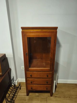 Vitrina de madera estilo provenzal 53x40x134