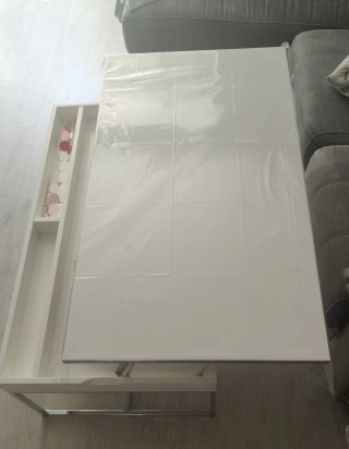 Mesa elevable lacada blanca patas cromo