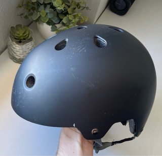Casco Oxelo + Llave SkatePro (Pack)