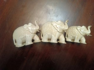 3 elefantes decorativos de resina