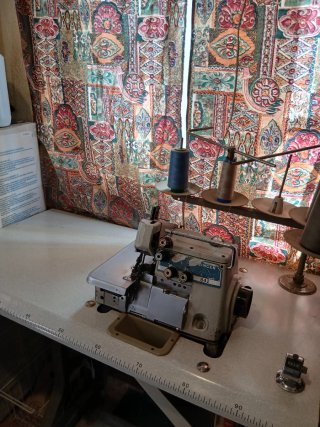 Remalladora Singer 5 hilos 842