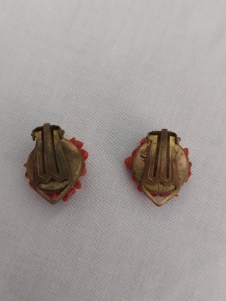 Orecchini vintage corallo rosso e oro