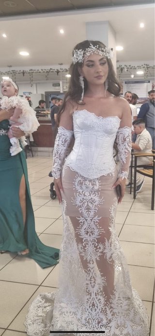 Vestido de Novia o invitada Beige y Blanco