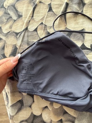Top deportivo DFYNE gris