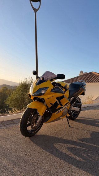 Honda CBR600F4i