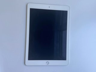 iPad Air 2 9,7 Plata + Funda