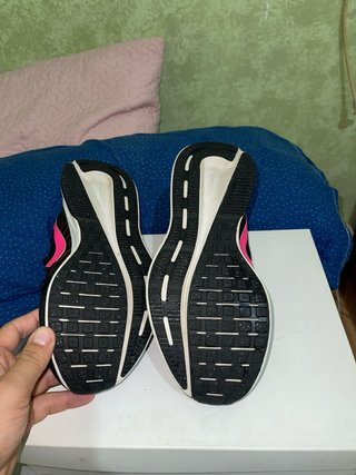 Zapatillas deportivas Nike negras y rosas