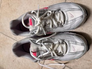 Zapatillas Nike Running Blancas y Rosas