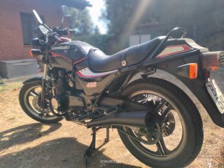 Kawasaki GPZ-400 FII Negra