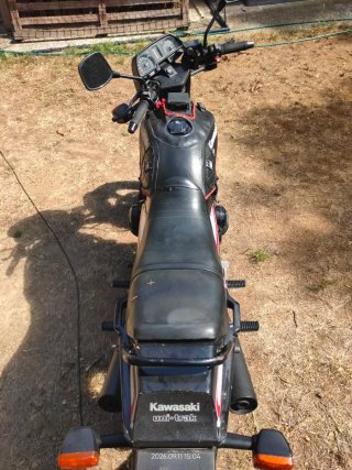 Kawasaki GPZ-400 FII Negra