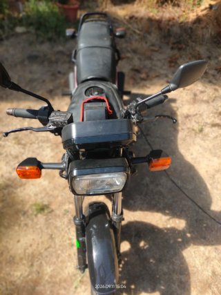 Kawasaki GPZ-400 FII Negra