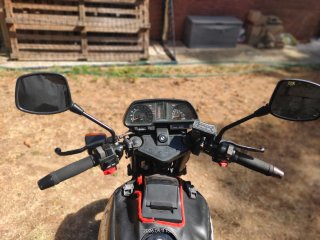 Kawasaki GPZ-400 FII Negra