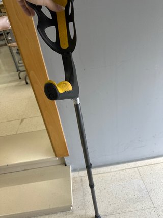 Muleta ortopédica ajustable
