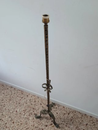 Lámpara de pie rústica vintage